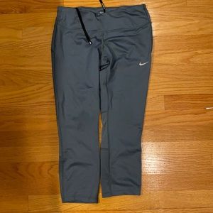 Nike cropped leggings